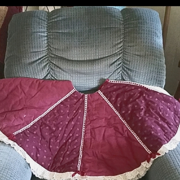 Victorian stocking and tree skirt - Picture 4 of 4